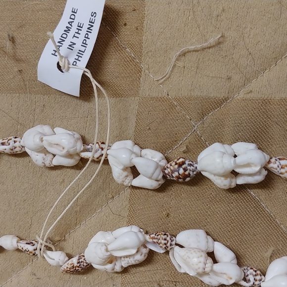 Handmade Seashell necklace - Picture 3 of 3